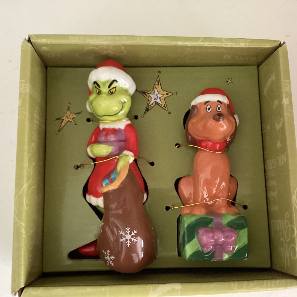 COPY - Dr Seuss The Grinch And Max Christmas Holiday Salt And Pepper Shakers Br…